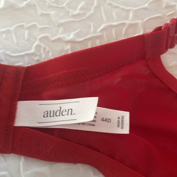 Red Lace Bra - Picture 5 of 5